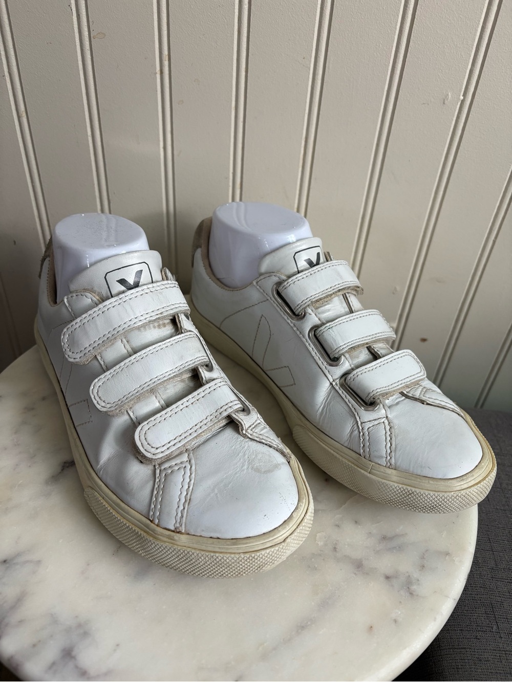 Veja Leather Recife Three Strap Velcro Sneakers Women’s 6 White Designer Luxury - Picture 2 of 11